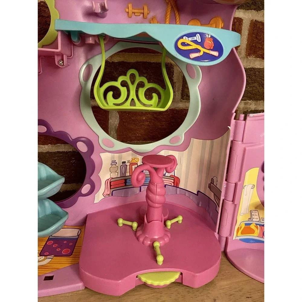 Littlest Pet Shop Tail Waggin Fitness Club Playset house 2007 Playhouse Vintage